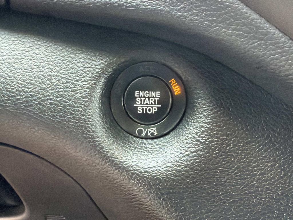 Used 2019 Jeep Cherokee Trailhawk w/ Cold Weather Group image 34