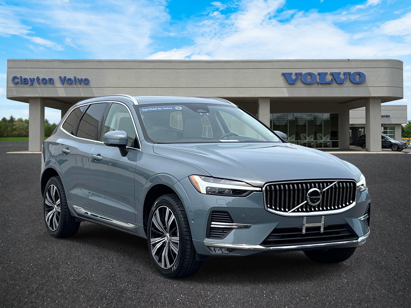 Certified 2023 Volvo XC60 B5 Ultimate w/ Climate Package AWD/4WD image 1