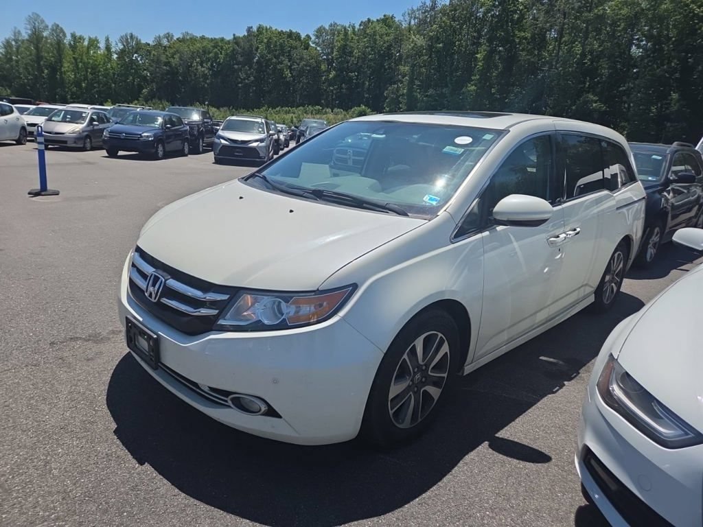 Used 2015 Honda Odyssey Touring Elite image 3