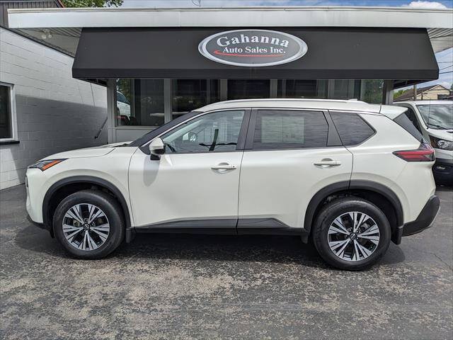 Used 2023 Nissan Rogue SV w/ SV Premium Package AWD/4WD image 2