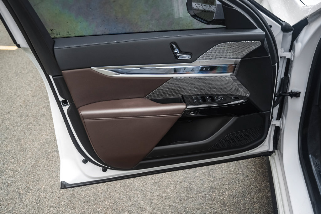 Used 2025 BMW i7 xDrive60 AWD/4WD image 21