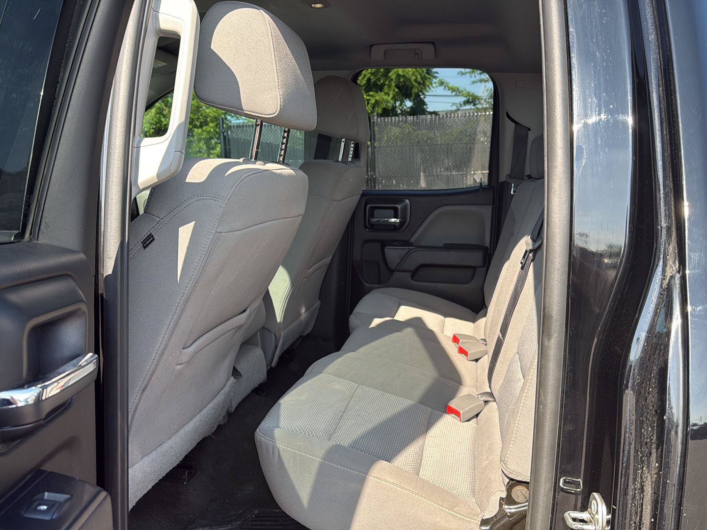 Used 2018 Chevrolet Silverado 1500 Custom w/ Custom Value Package AWD/4WD image 10