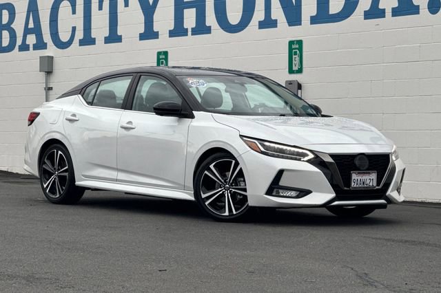 Used 2022 Nissan Sentra SR w/ SR Premium Package image 2