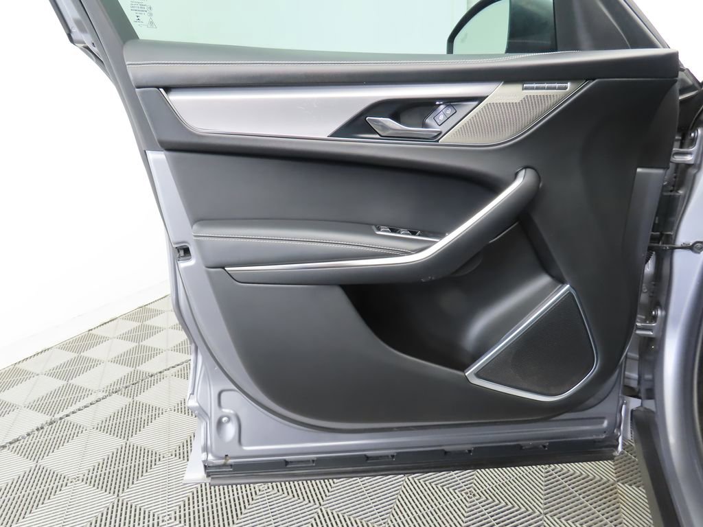 Used 2021 Jaguar F-PACE R-Dynamic S image 22