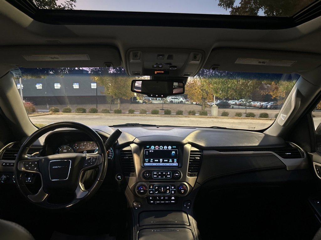 Used 2019 GMC Yukon Denali w/ Denali Ultimate Package image 28