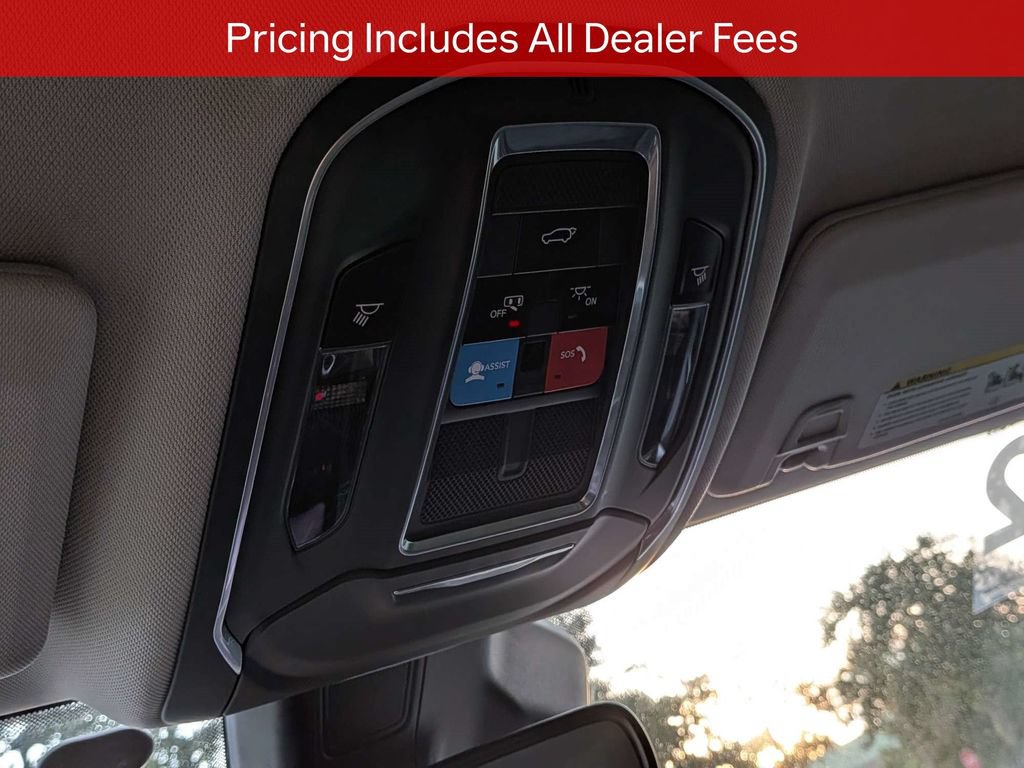 Used 2022 Jeep Grand Cherokee L Laredo w/ Luxury Tech Group I AWD/4WD image 22