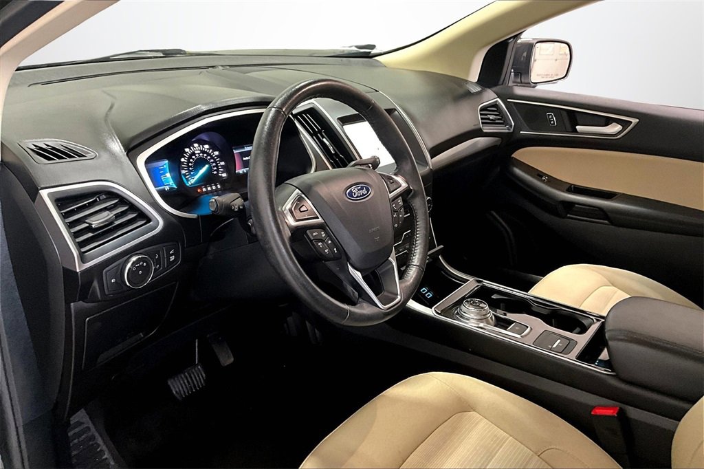 Used 2019 Ford Edge SEL image 17