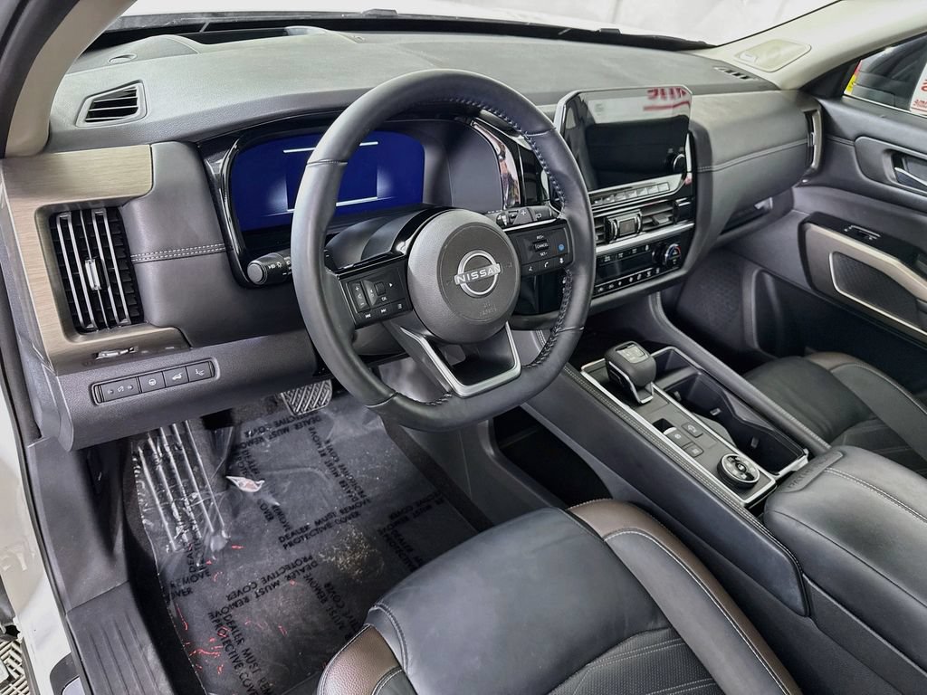Used 2024 Nissan Pathfinder Platinum AWD/4WD image 20
