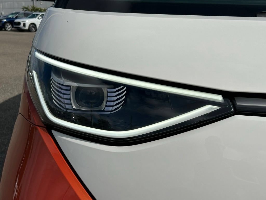Used 2025 Volkswagen ID. Buzz Pro S Plus RWD image 38