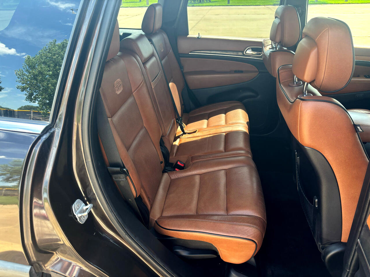 Used 2011 Jeep Grand Cherokee Overland Summit image 10