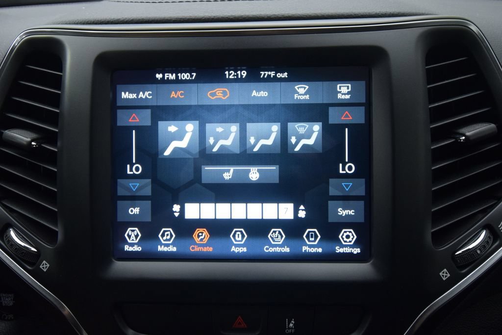 Used 2022 Jeep Cherokee Latitude Lux FWD image 17
