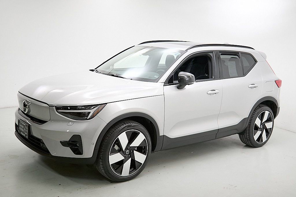Certified 2023 Volvo XC40 Recharge Ultimate image 6