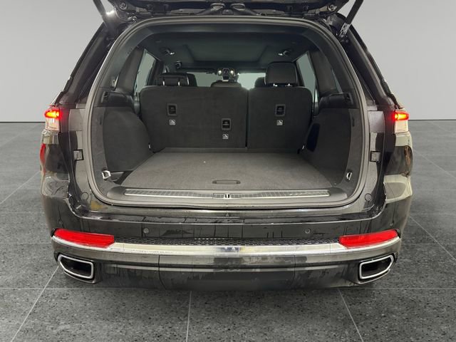 Used 2025 Jeep Grand Cherokee Overland w/ Trailer Tow Package image 13