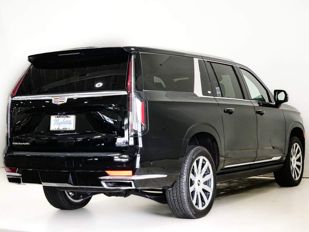 Used 2023 Cadillac Escalade ESV Premium Luxury Platinum AWD/4WD image 6