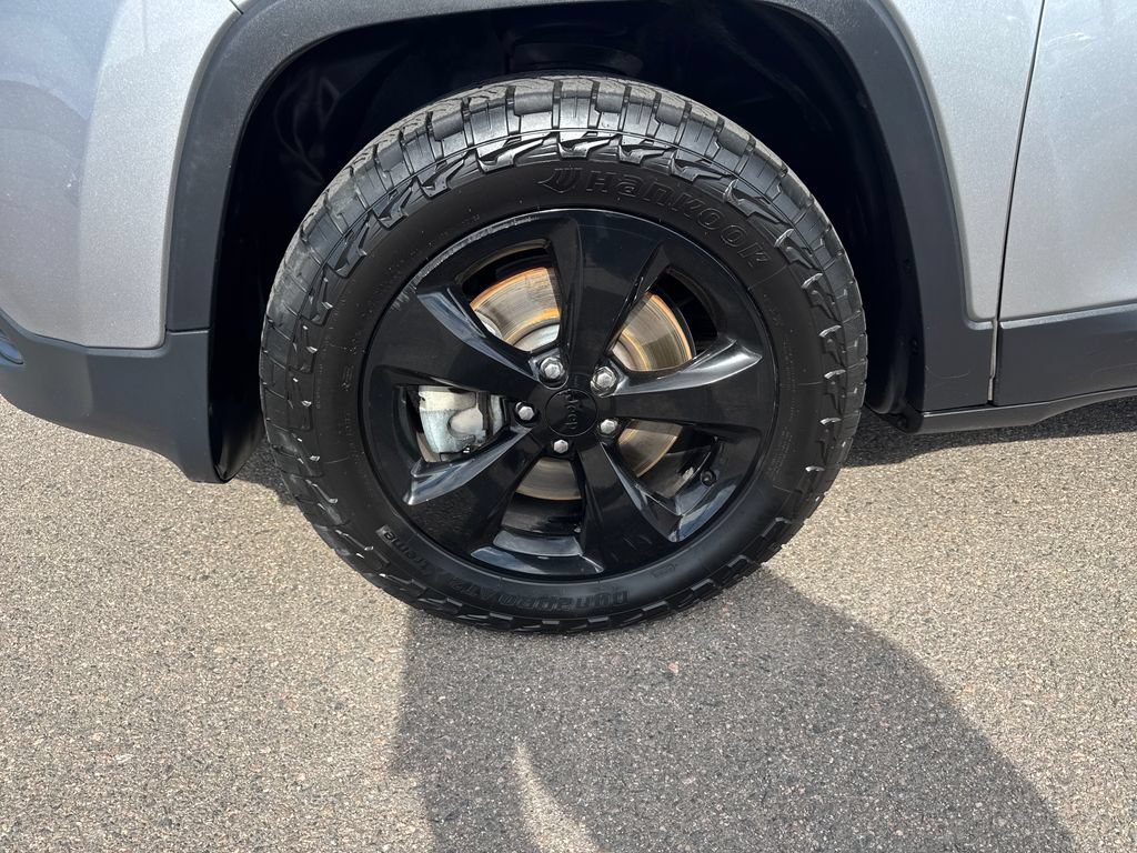 Used 2017 Jeep Cherokee Sport AWD/4WD image 27