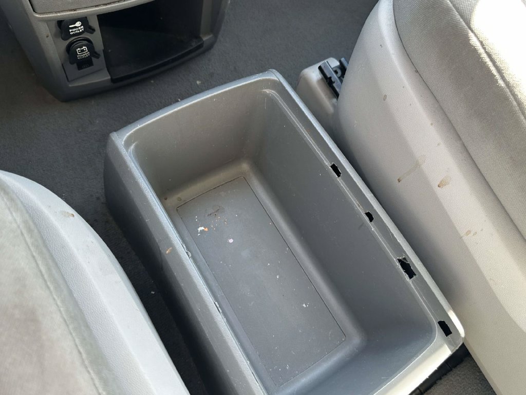 Used 2008 Dodge Grand Caravan SXT FWD image 28