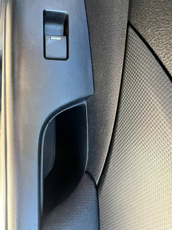 Used 2015 Honda CR-V LX image 28