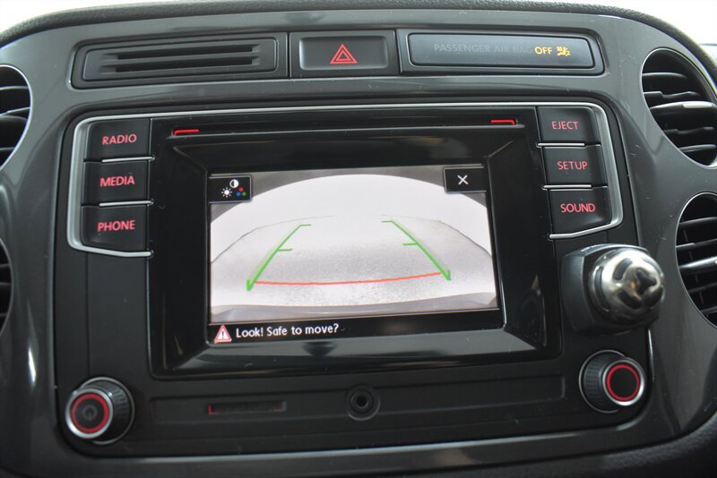 Used 2017 Volkswagen Tiguan Limited FWD image 14