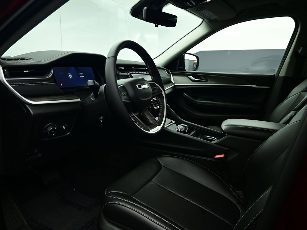 Used 2024 Jeep Grand Cherokee L Limited w/ Luxury Tech Group II image 14