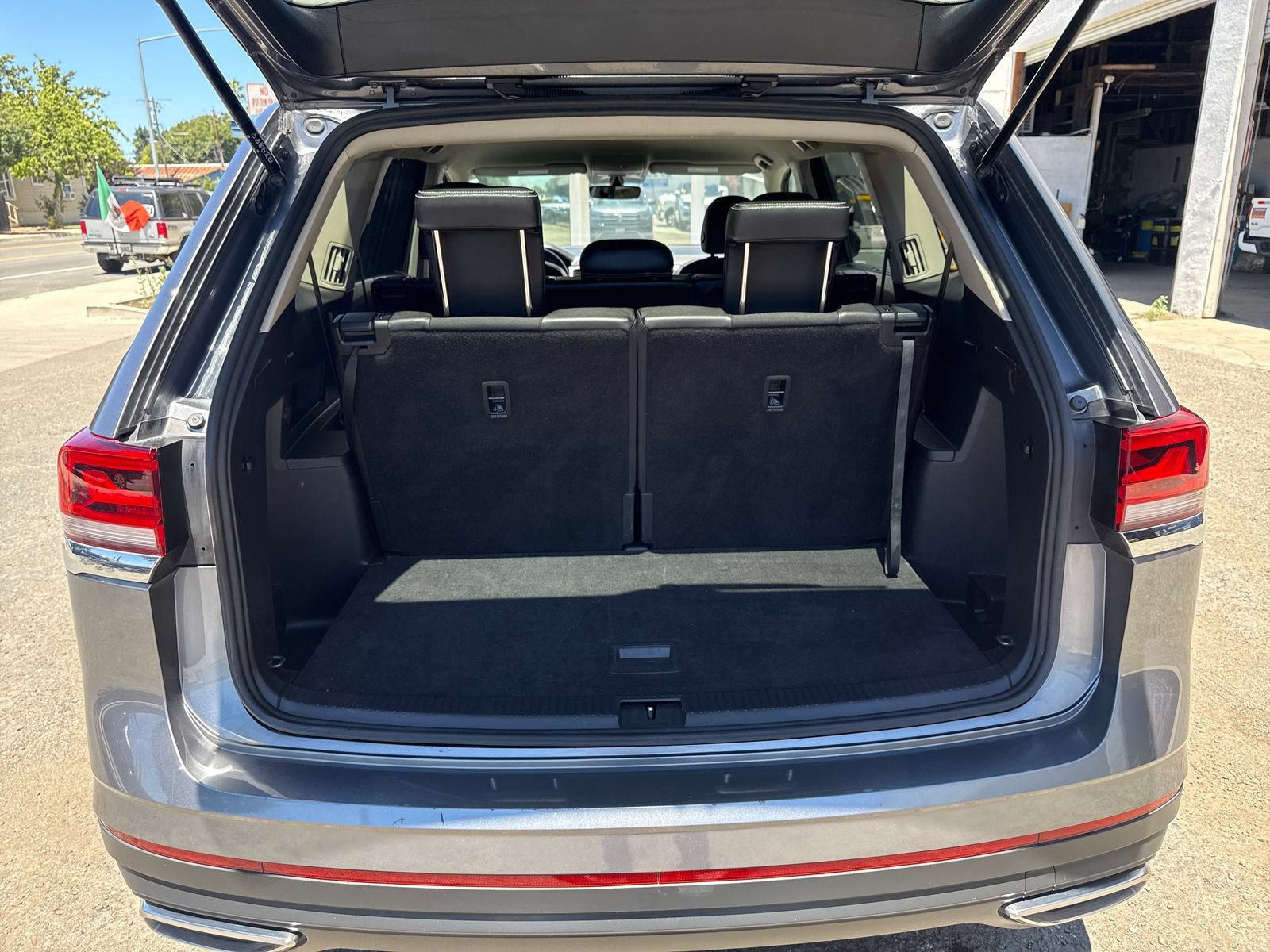 Used 2023 Volkswagen Atlas SE FWD image 23