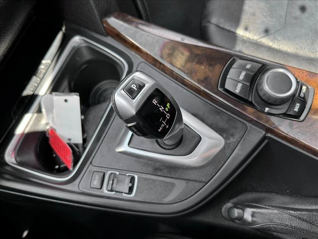 Used 2015 BMW 320i xDrive Sedan AWD/4WD image 15