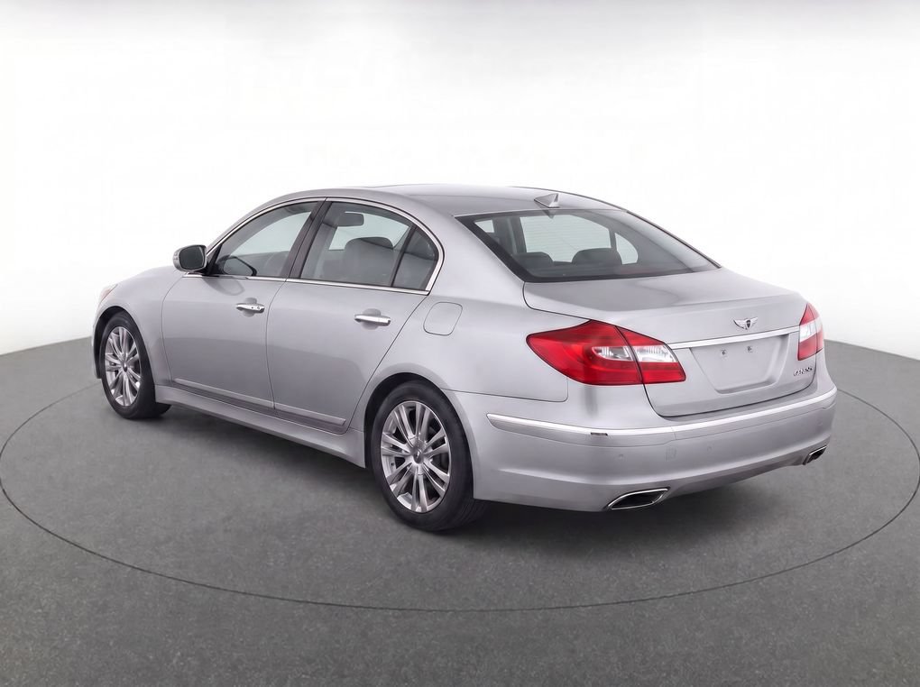 Used 2012 Hyundai Genesis 3.8 w/ Premium Pkg RWD image 3