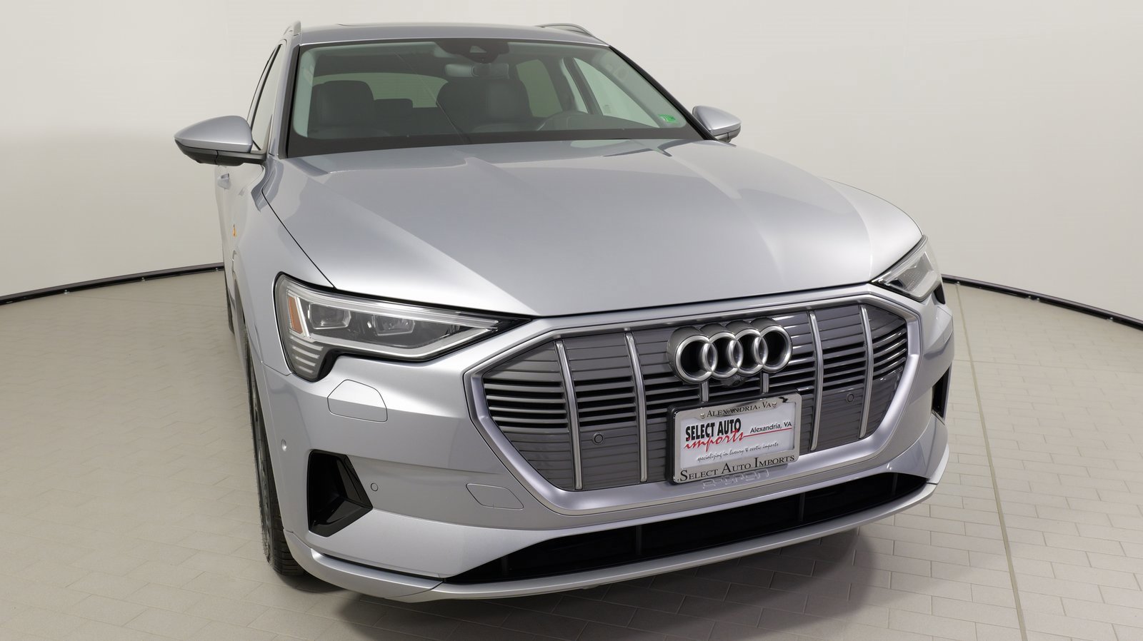 Used 2022 Audi e-tron Premium Plus w/ Premium Plus Package image 20