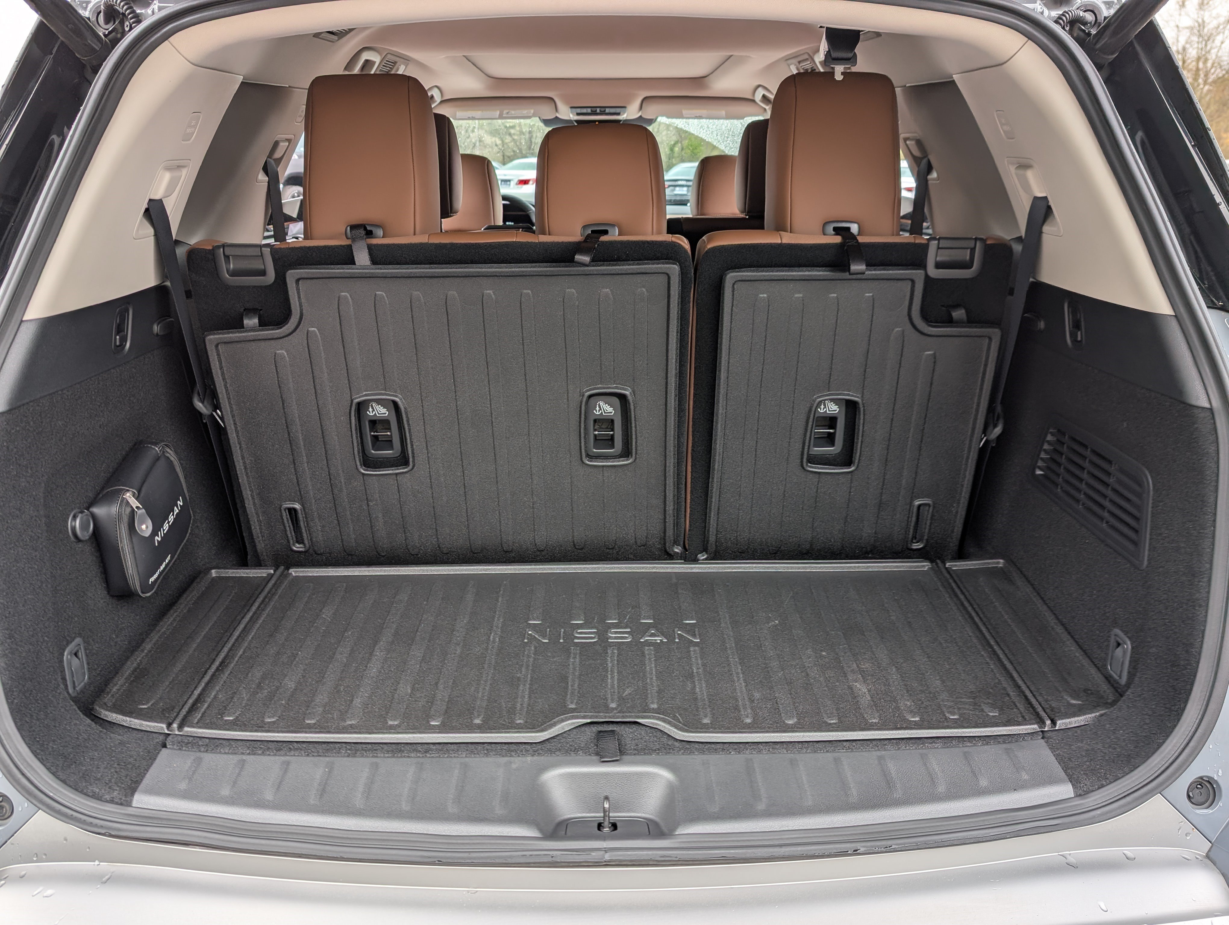 Used 2025 Nissan Pathfinder Platinum w/ Cargo Package FWD image 19