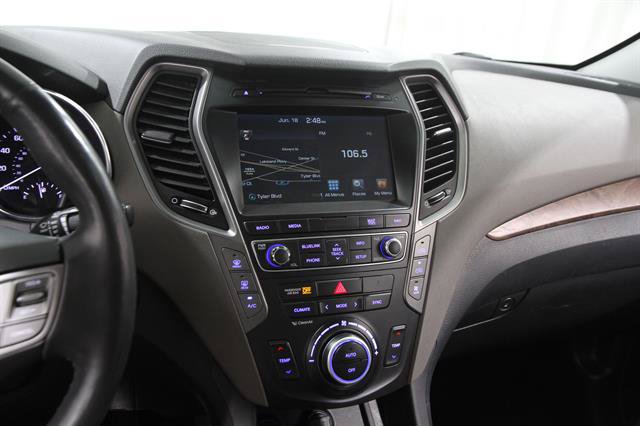 Used 2017 Hyundai Santa Fe Limited AWD/4WD image 10