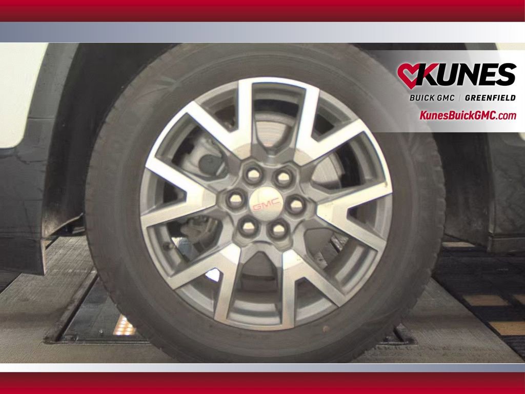 Used 2023 GMC Acadia SLE FWD image 13