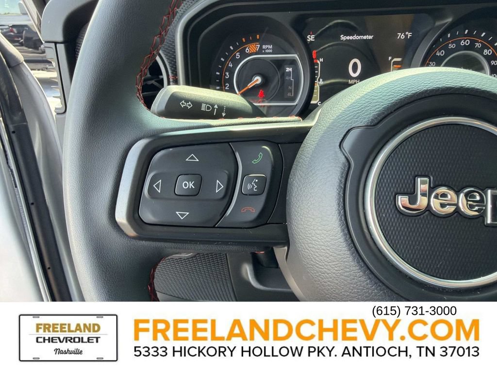 Used 2024 Jeep Wrangler Unlimited Rubicon AWD/4WD image 25