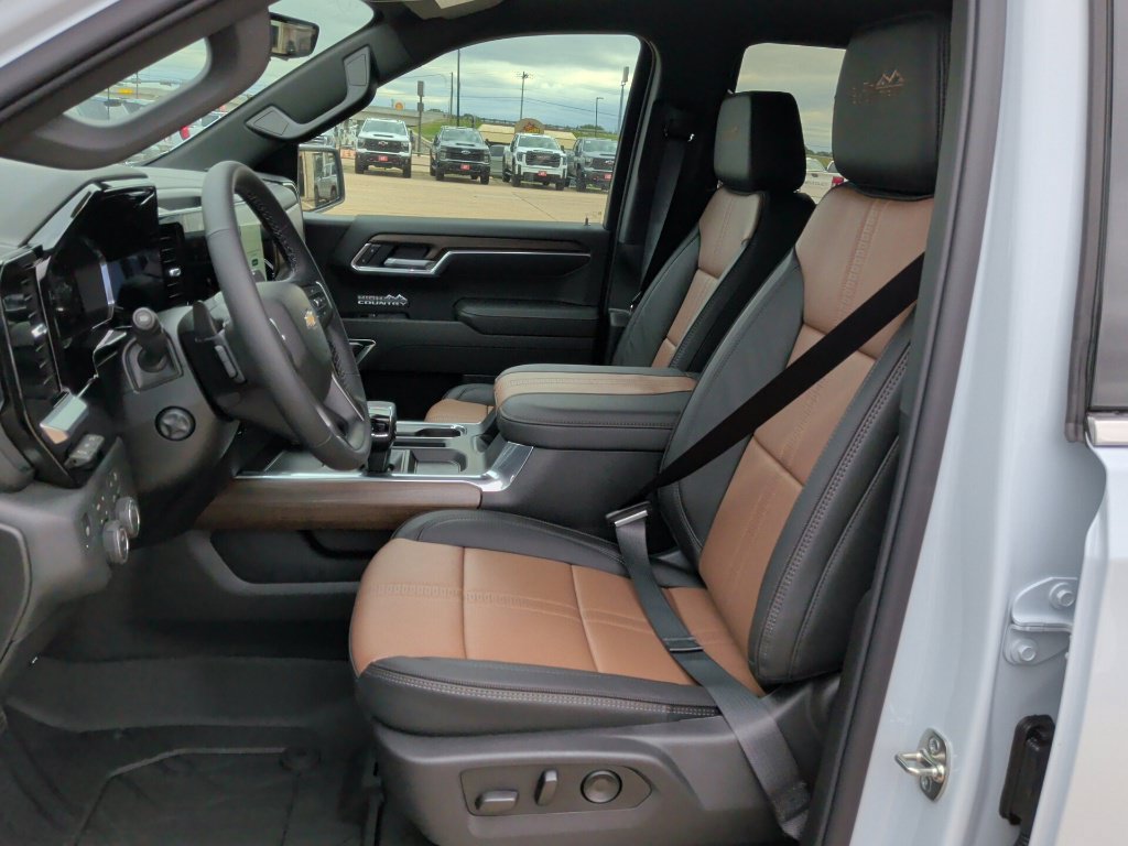New 2026 Chevrolet Silverado 1500 High Country w/ Technology Package AWD/4WD image 13