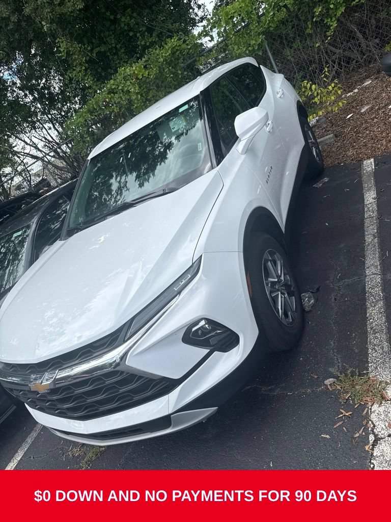 Used 2025 Chevrolet Blazer LT FWD image 1