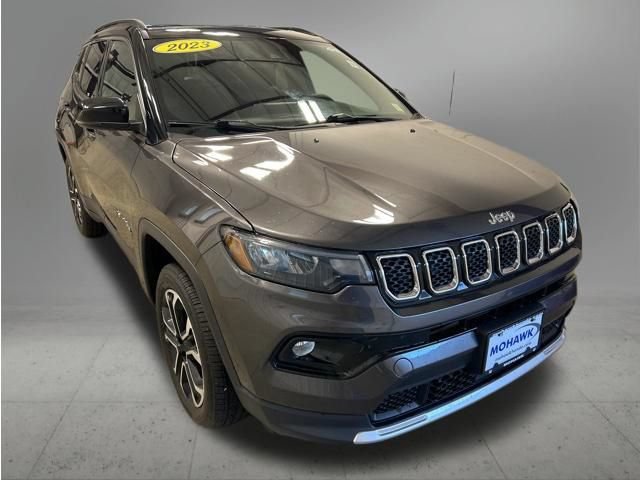 Used 2023 Jeep Compass Limited w/ Sun and Sound Group AWD/4WD image 8
