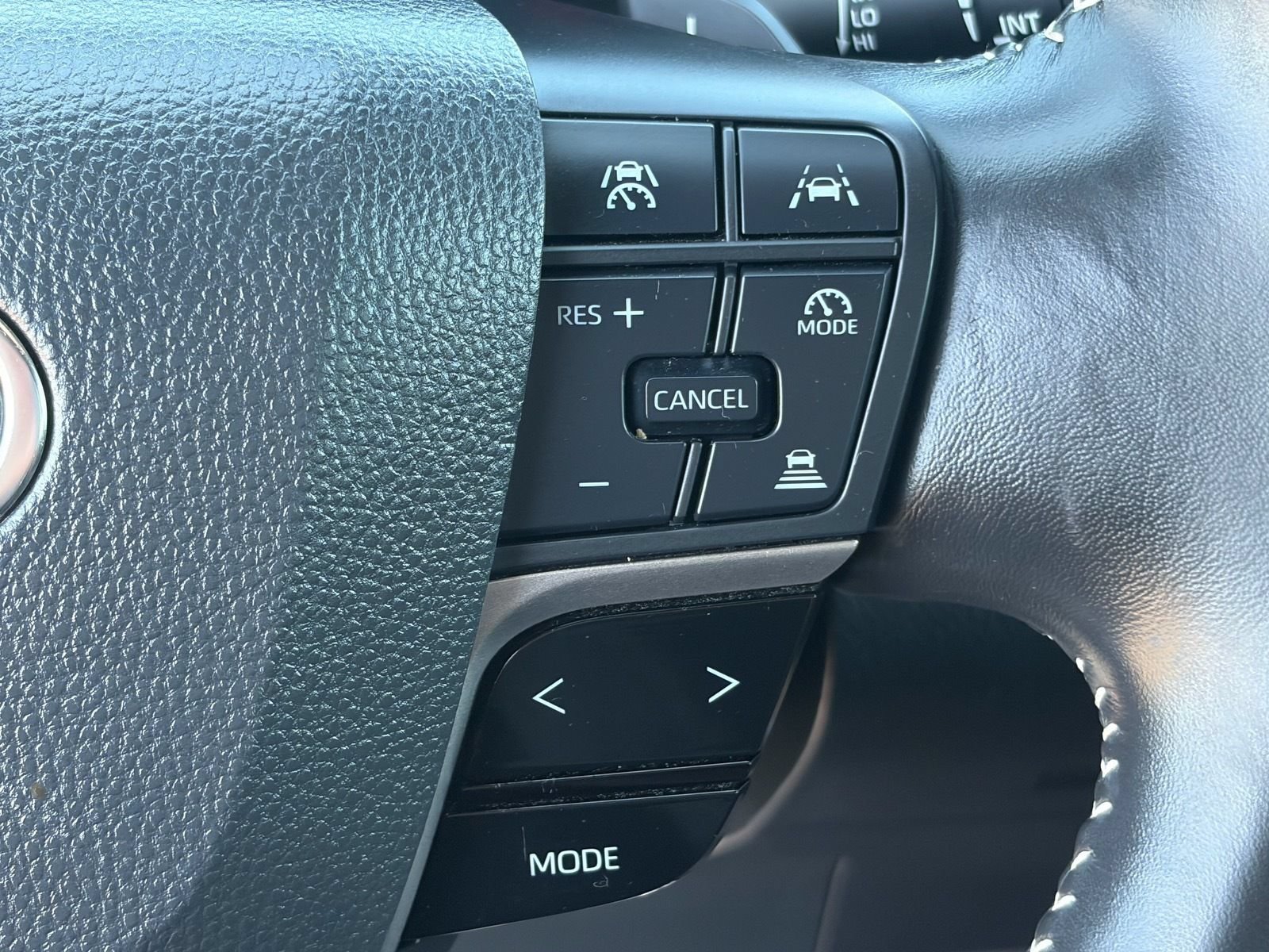 Used 2025 Toyota Camry SE w/ Multimedia Upgrade Package FWD image 15