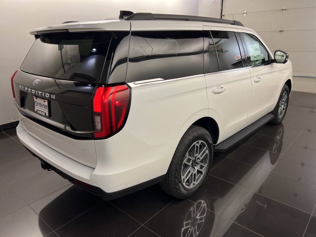 New 2025 Ford Expedition Active image 6