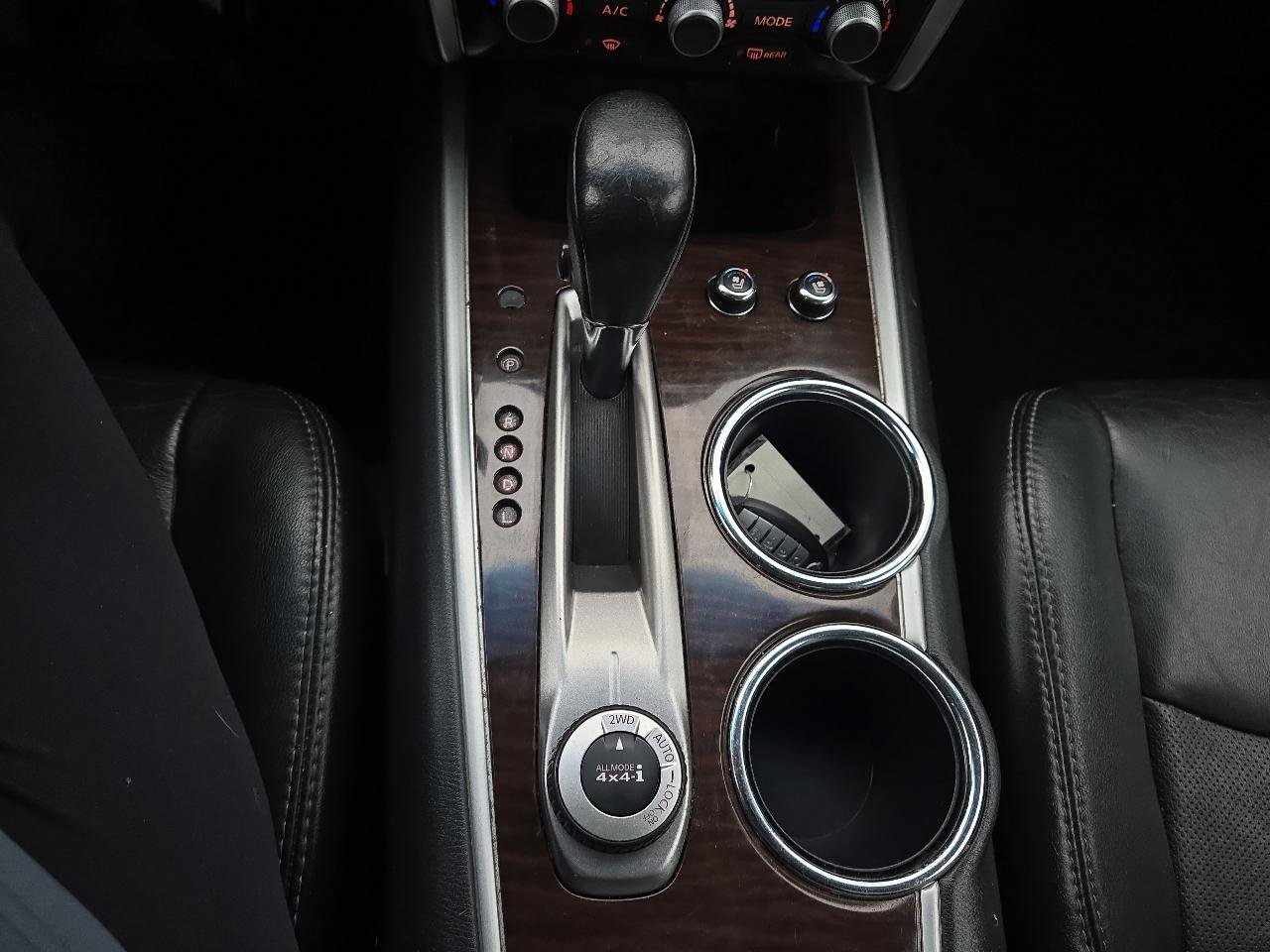 Used 2013 Nissan Pathfinder Platinum w/ Platinum Premium Pkg image 25