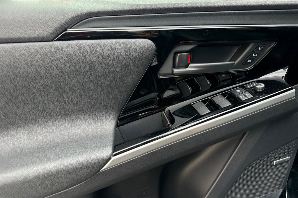 Certified 2024 Subaru Solterra Limited w/ Limited Package image 11