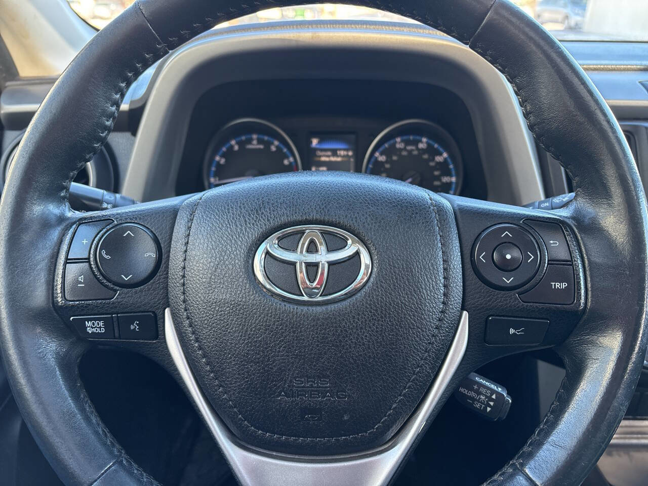 Used 2018 Toyota RAV4 XLE w/ Plus Extra Value Package AWD/4WD image 10