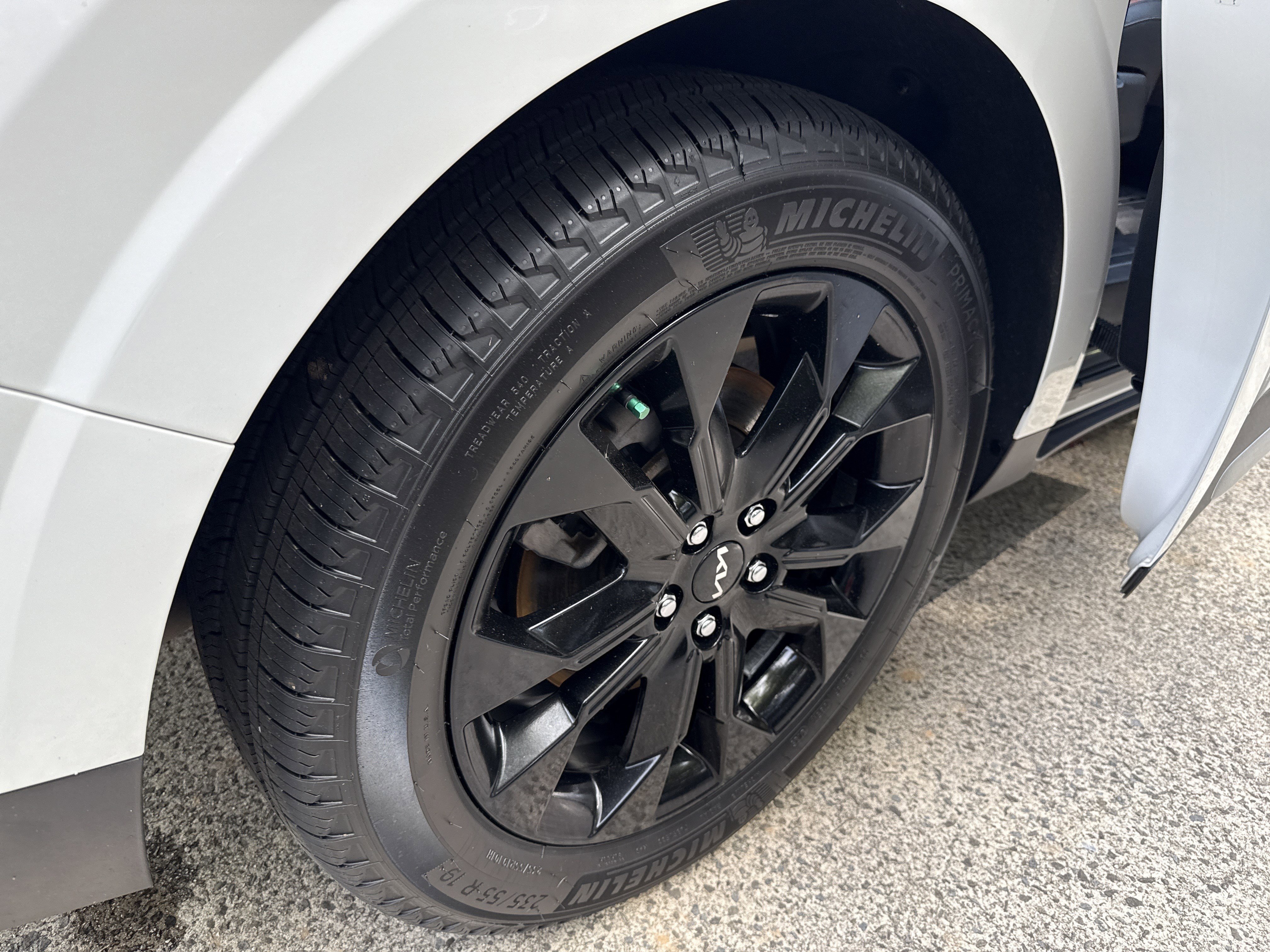 Used 2024 Kia Carnival SX Prestige image 17