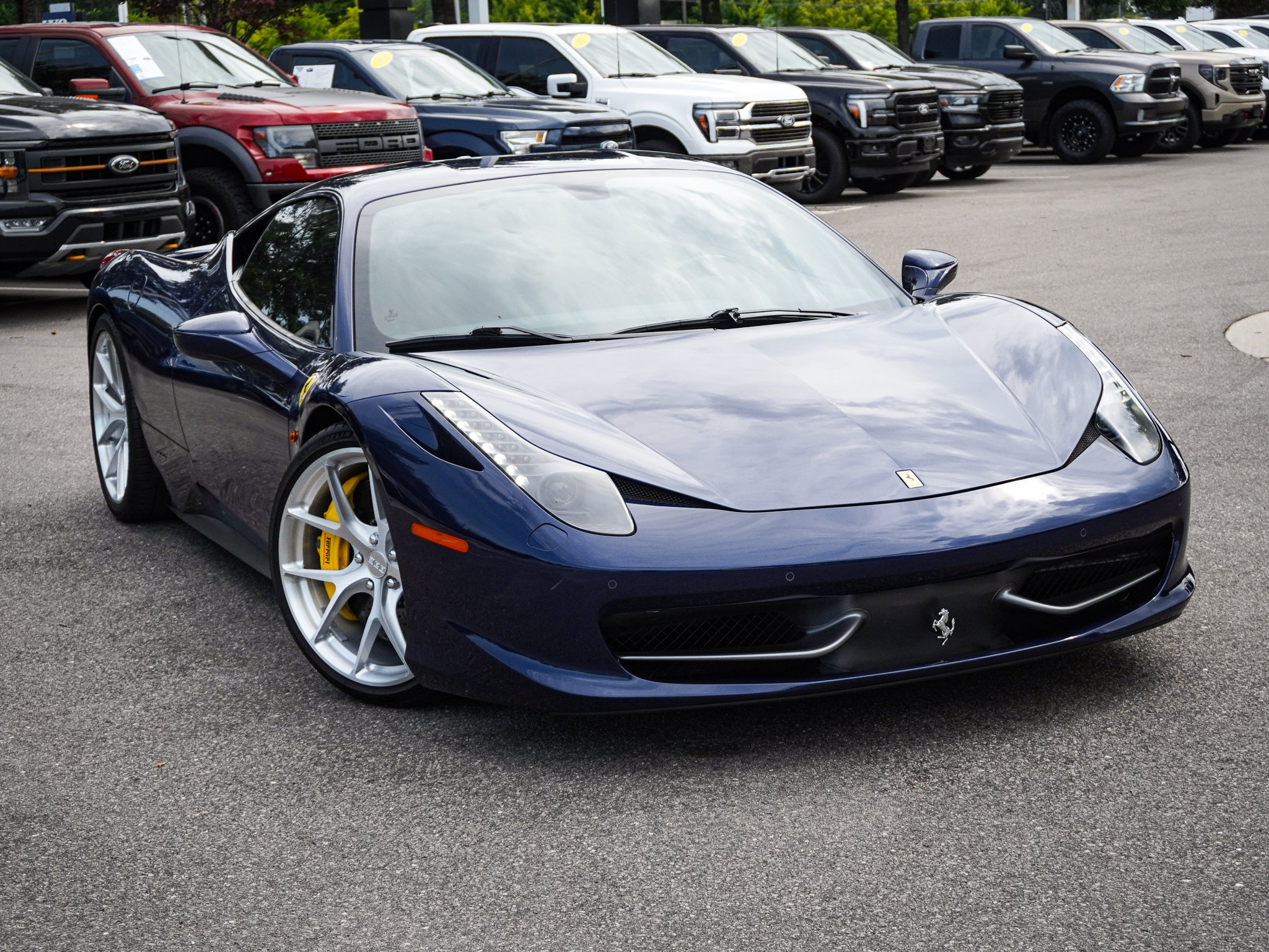 Used 2013 Ferrari 458 Italia Coupe RWD image 2