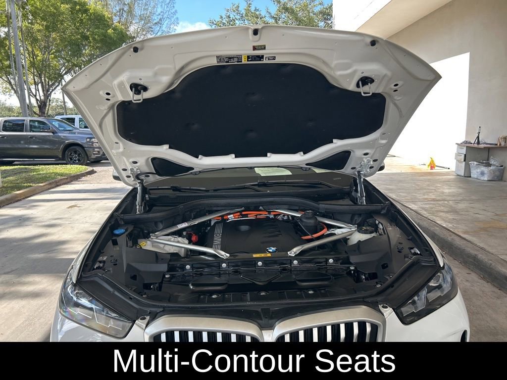 Used 2025 BMW X5 xDrive50e image 12