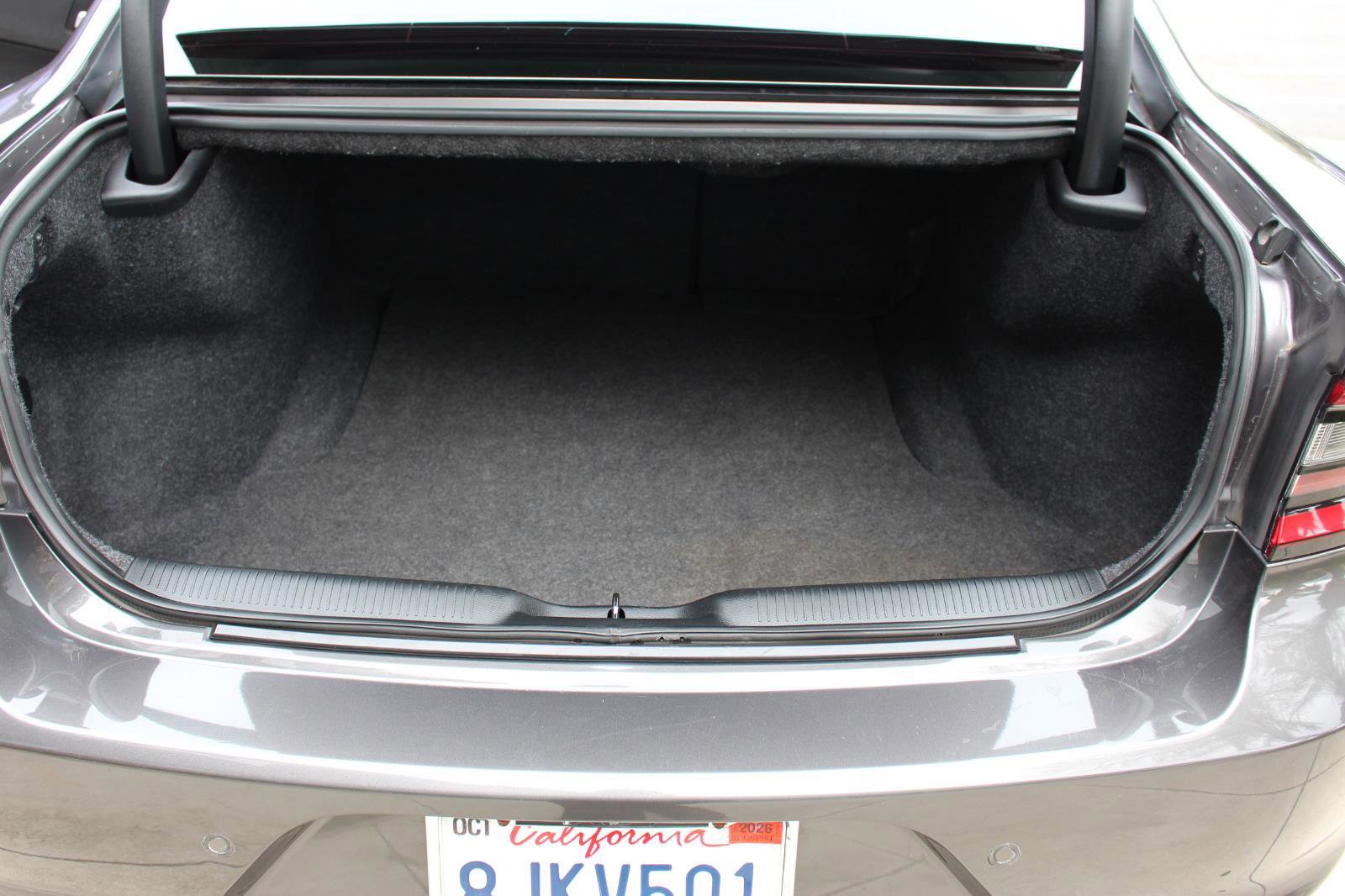 Used 2018 Dodge Charger SXT w/ Blacktop Package image 29