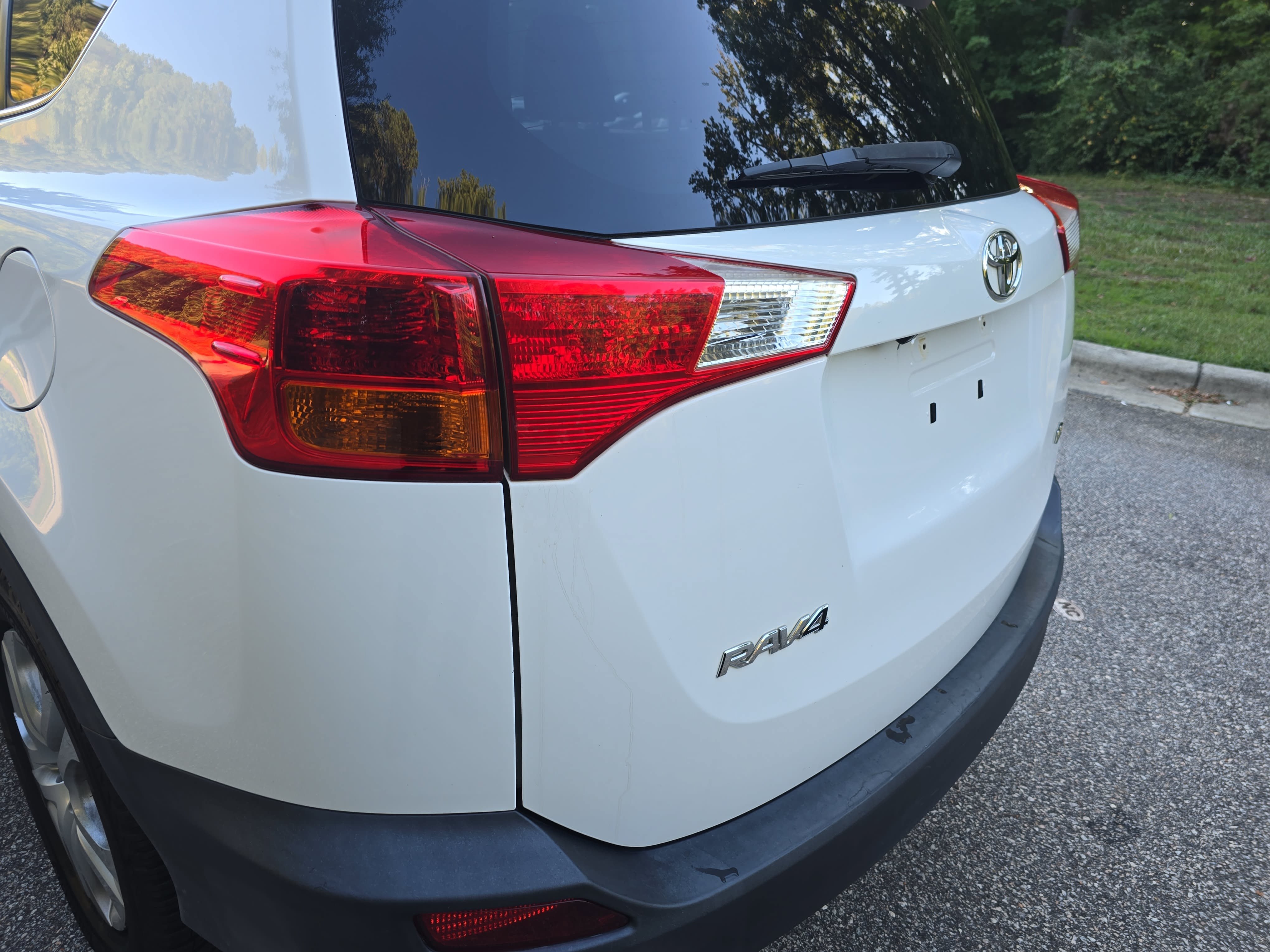 Used 2013 Toyota RAV4 LE FWD image 31