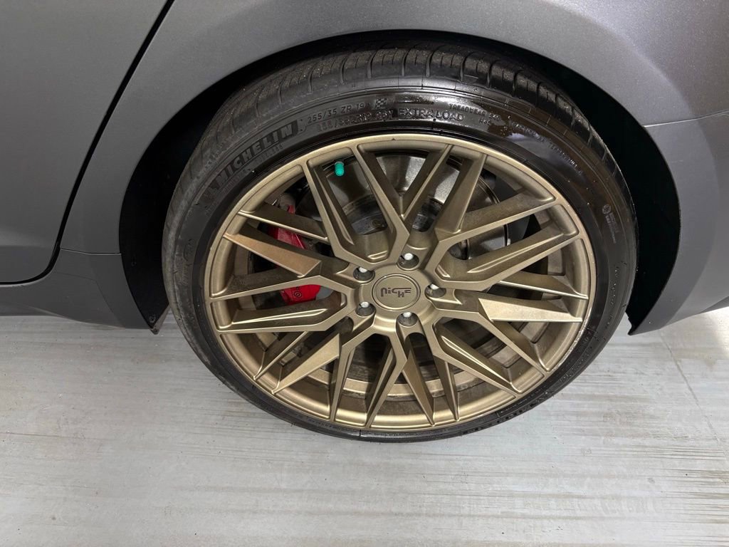 Used 2022 Genesis G70 3.3T Launch Edition image 15