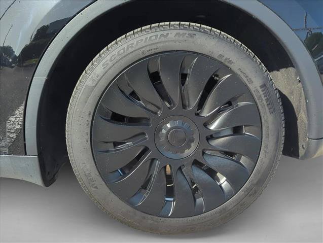 Used 2023 Tesla Model Y Long Range AWD/4WD image 9