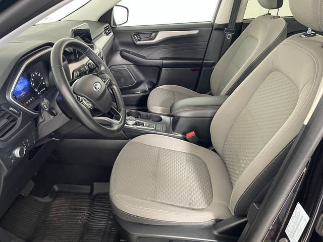 Used 2022 Ford Escape SE w/ SE Sport Appearance Package image 2