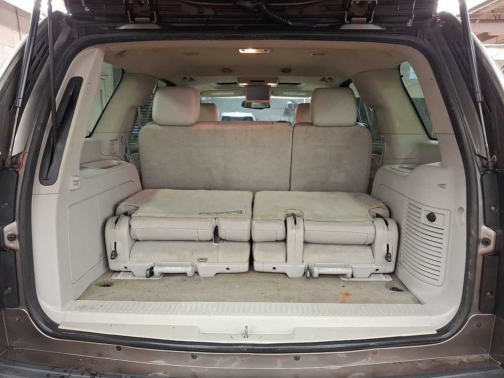 Used 2013 Chevrolet Tahoe LT w/ Luxury Package AWD/4WD image 26
