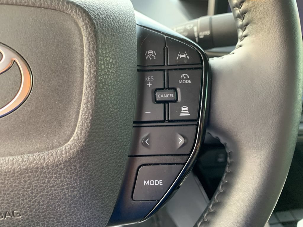 Used 2024 Toyota Prius XLE AWD/4WD image 29