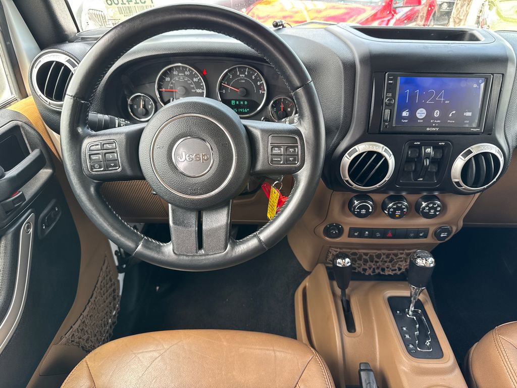 Used 2015 Jeep Wrangler Unlimited Rubicon w/ Dual Top Group AWD/4WD image 22